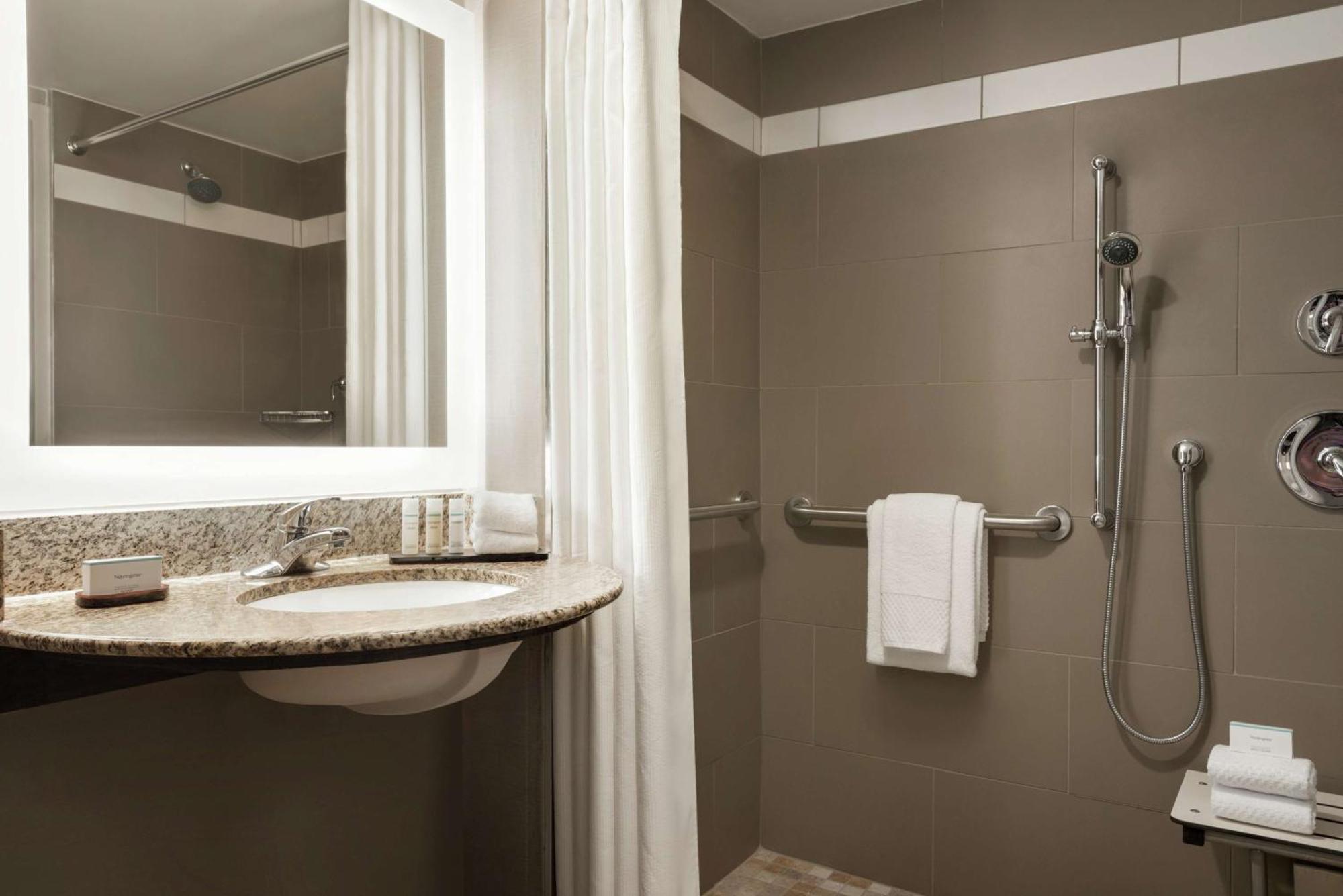 Embassy By Hilton Atlanta Hotel Alpharetta