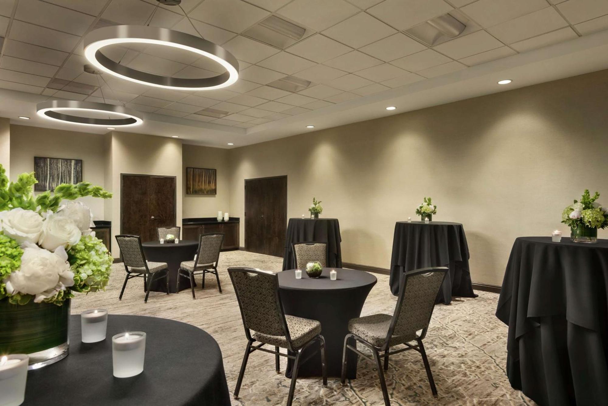 Embassy By Hilton Atlanta Hotel Alpharetta