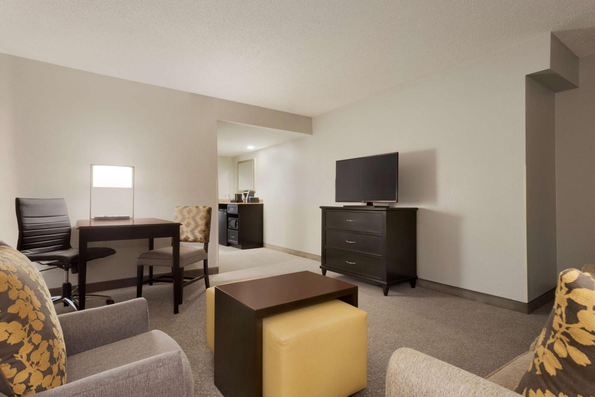 Embassy By Hilton Atlanta Hotel Alpharetta