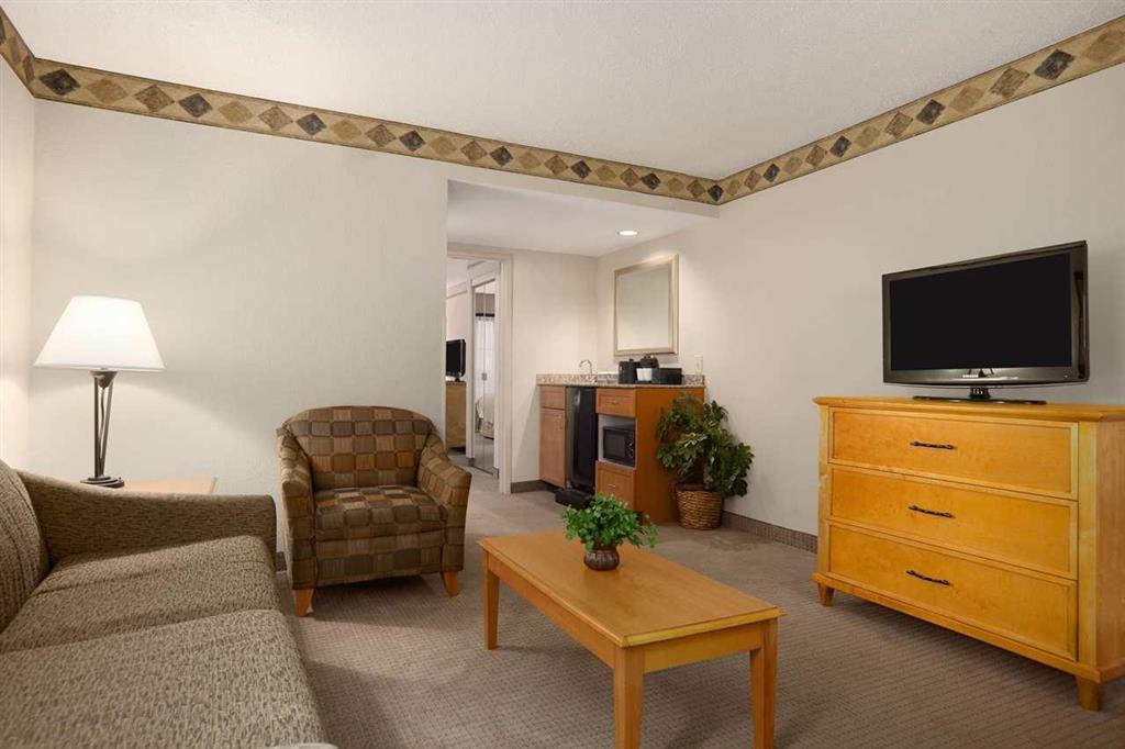 Embassy By Hilton Atlanta 4*