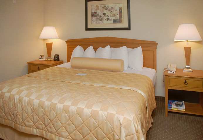 Hotel Embassy By Hilton Atlanta